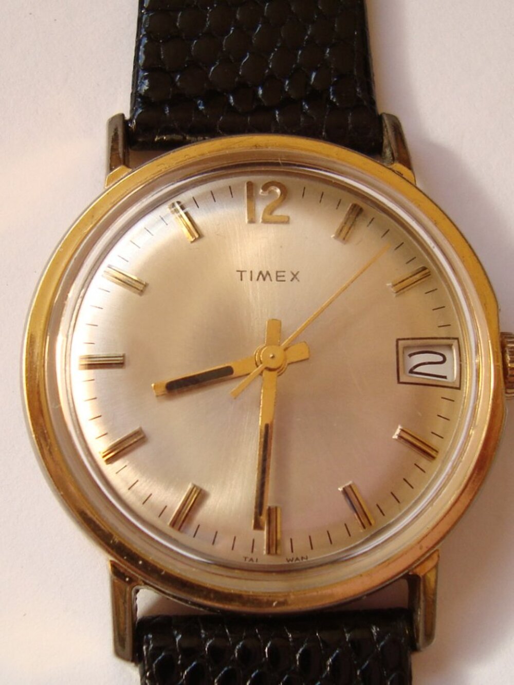VINTAGE WIND UP TIMEX ,RUN GREAT
